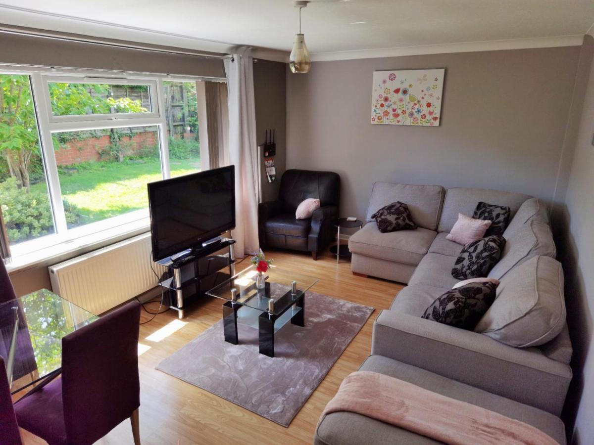Fourth Avenue, Lovely Bungalow Available For Guests And Contractors Parking Wifi Nottingham Exterior foto